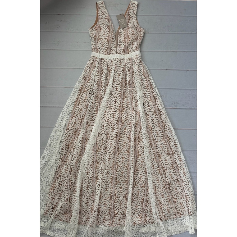 Lucy Wang Women's White Floral Lace‎ Sleeveless Wedding Dress Size Medium, New